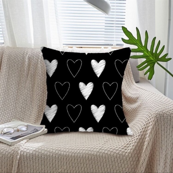 BACK AND WHITE HEART PRINT PILLOW COVER - Picture 2 of 3
